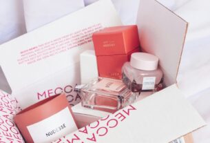 Mecca cosmetic set